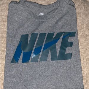 Nike T-shirt